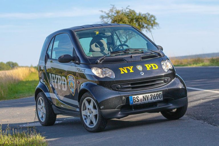 Austausch von Teilen im Auto gegen gebrauchte Originalteile